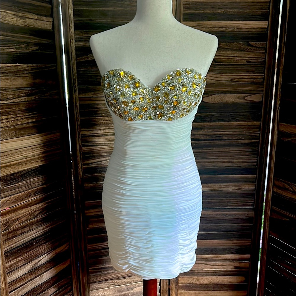 Alyce Paris White Strapless Bodycon Cocktail Dress